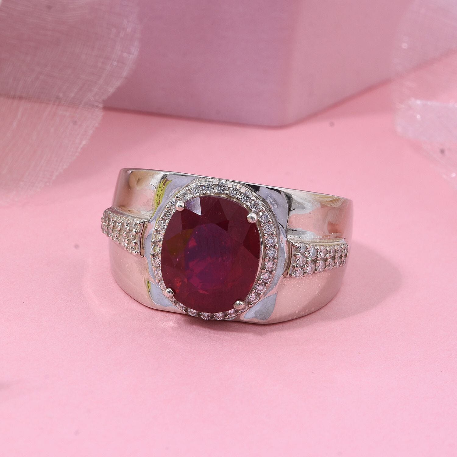 Niassa Ruby (FF) and Moissanite 5.85 ctw Men's Ring in Rhodium Over Sterling Silver (Size 10.0)