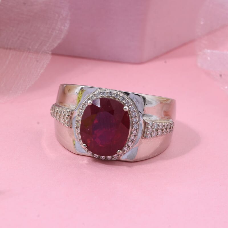 Niassa Ruby (FF) and Moissanite 5.85 ctw Men's Ring in Rhodium Over Sterling Silver (Size 10.0)