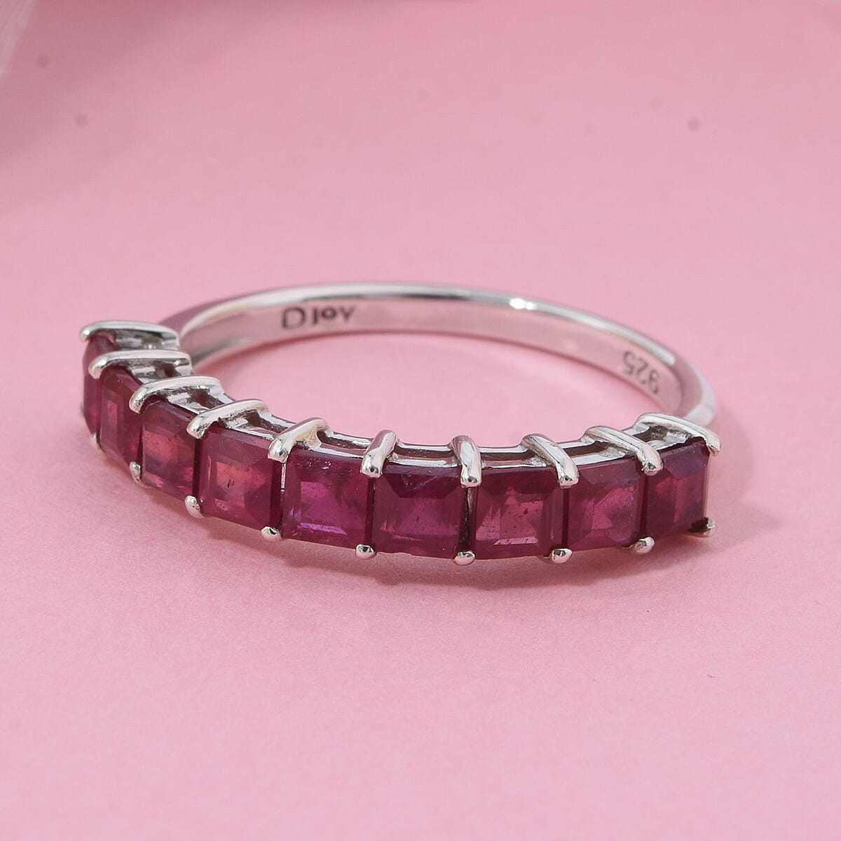 Niassa Ruby (FF) 2.25 ctw Ring in Rhodium Over Sterling Silver (Size 10.0) image number 1