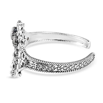 D'Joy Indian Artisan Crafted White Buffalo 4.75 ctw Moonlit Blossom Cuff Bracelet in Sterling Silver (7.25 In)