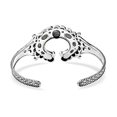 D'Joy Indian Artisan Crafted White Buffalo 4.75 ctw Moonlit Blossom Cuff Bracelet in Sterling Silver (7.25 In)