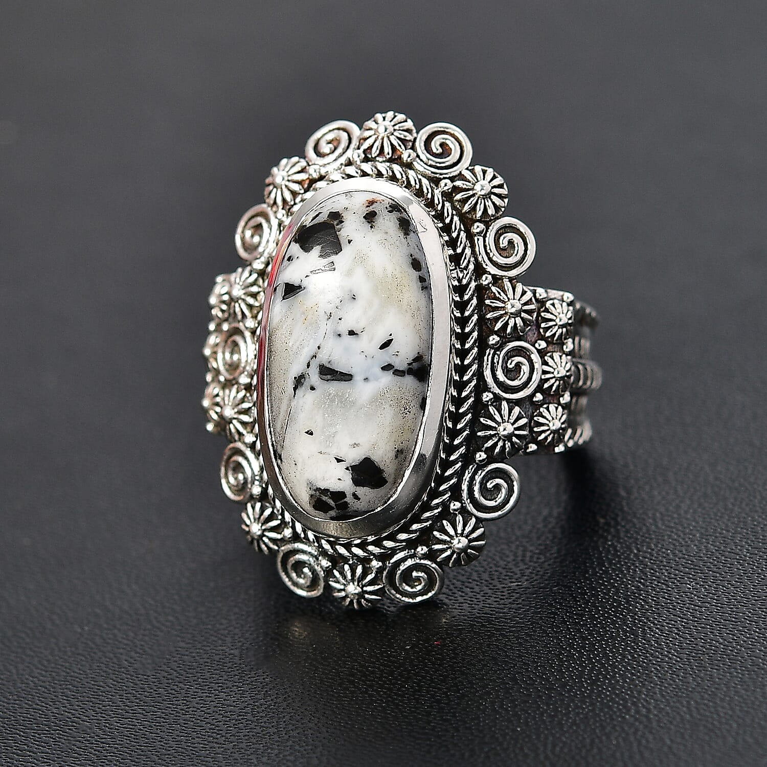 D'Joy Indian Artisan Crafted White Buffalo 9.00 ctw Floral Ring in Sterling Silver (Size 10.0)