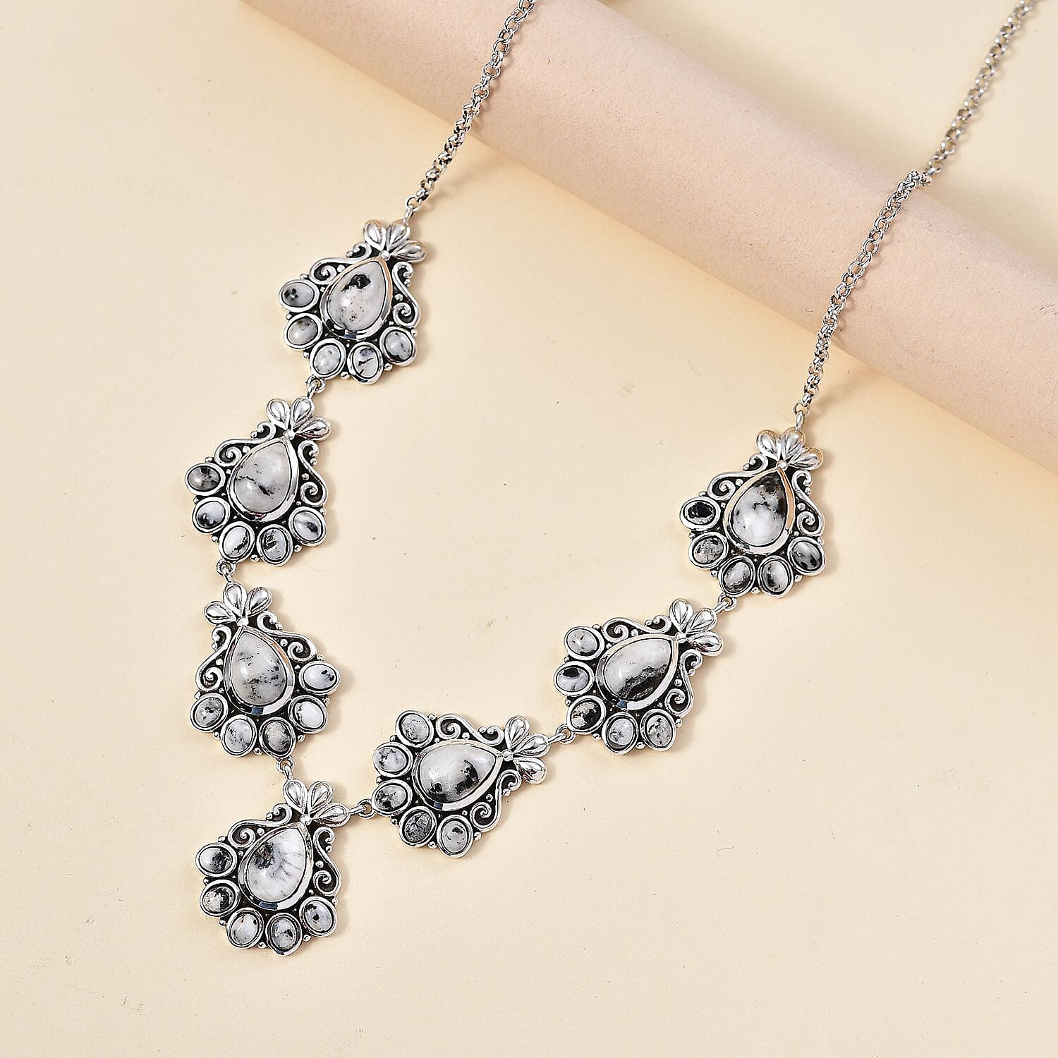 D'Joy Artisan Crafted White Buffalo 20.65 ctw Necklace in Sterling Silver 18 Inches