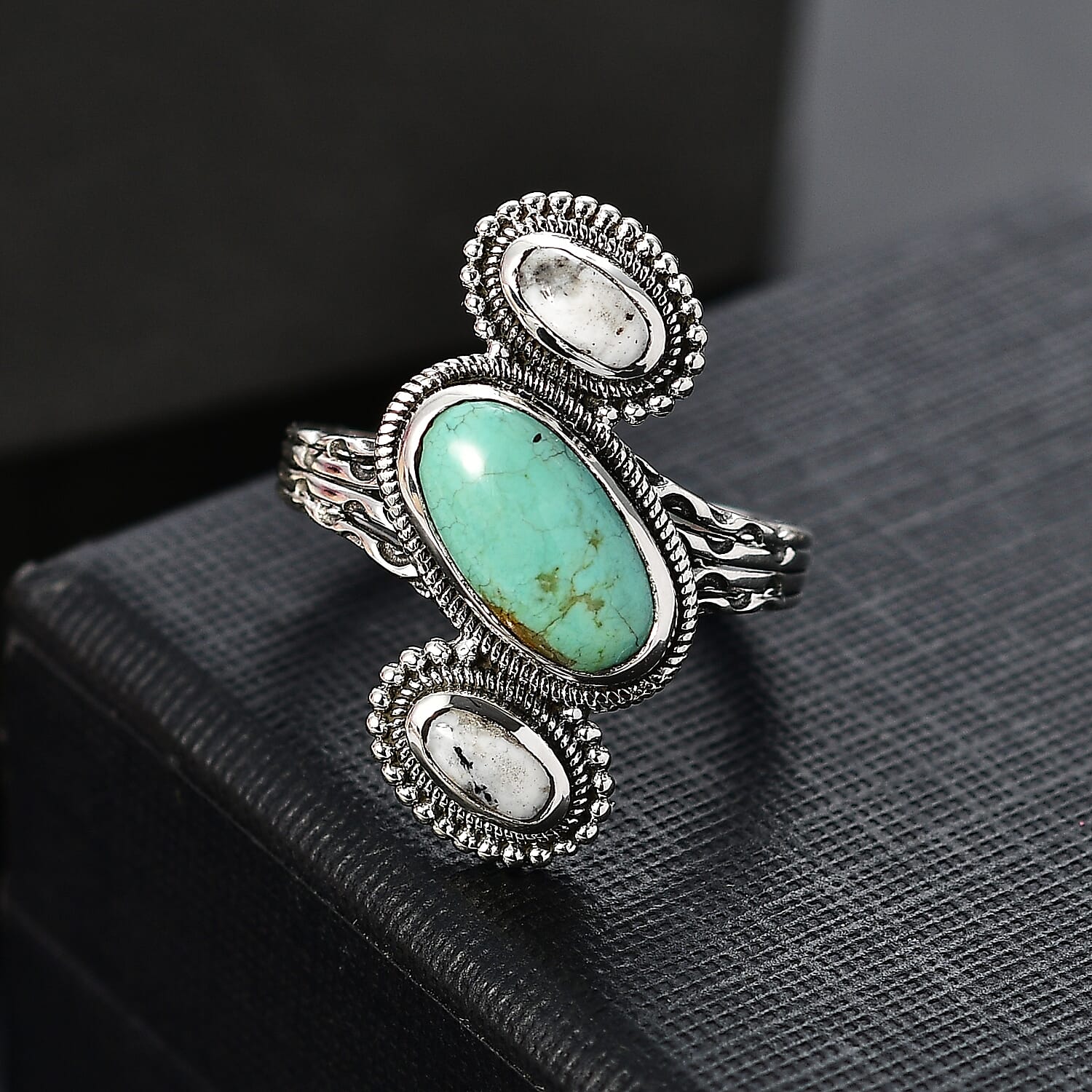D'Joy Artisan Crafted Royston Turquoise and White Buffalo 3.10 ctw Ring in Sterling Silver (Size 10.0)