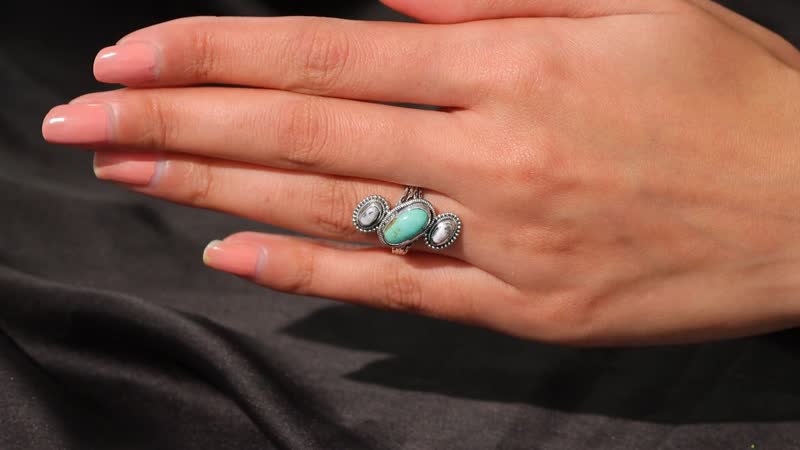 Artisan Crafted Royston Turquoise, White Buffalo Ring in Sterling Silver (Size 10.0) 3.10 ctw