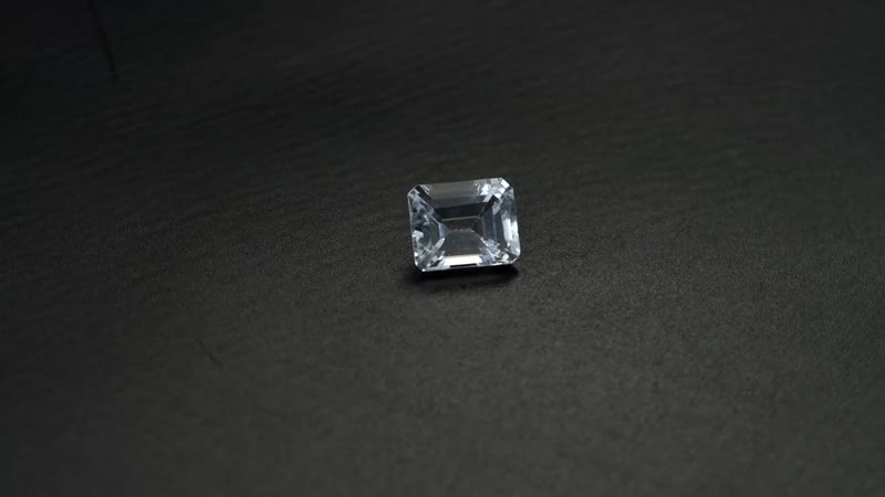 White Topaz (Octagon 10x8 mm) 3.55 ctw