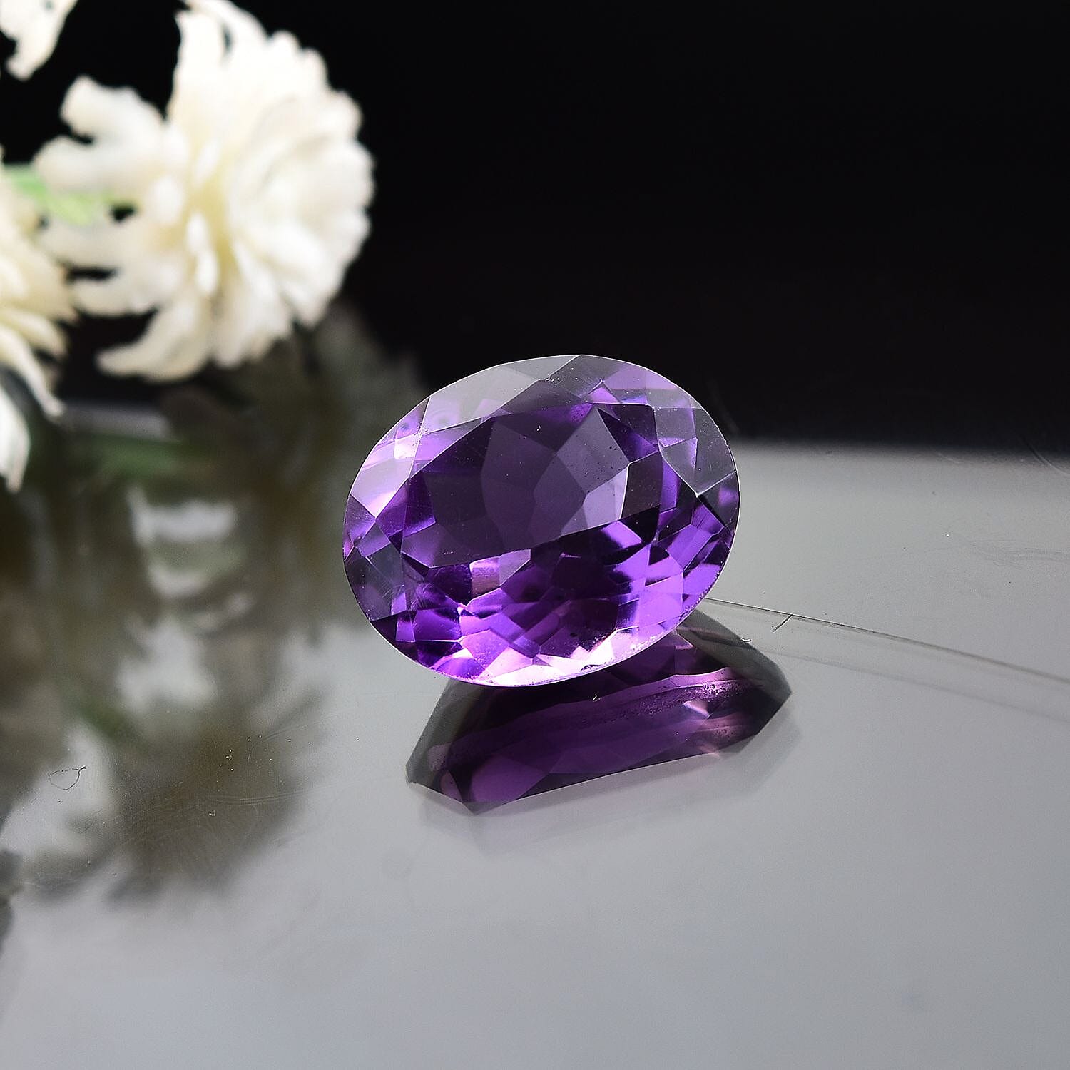 African Amethyst (Ovl 12x10 mm) 4.56 ctw