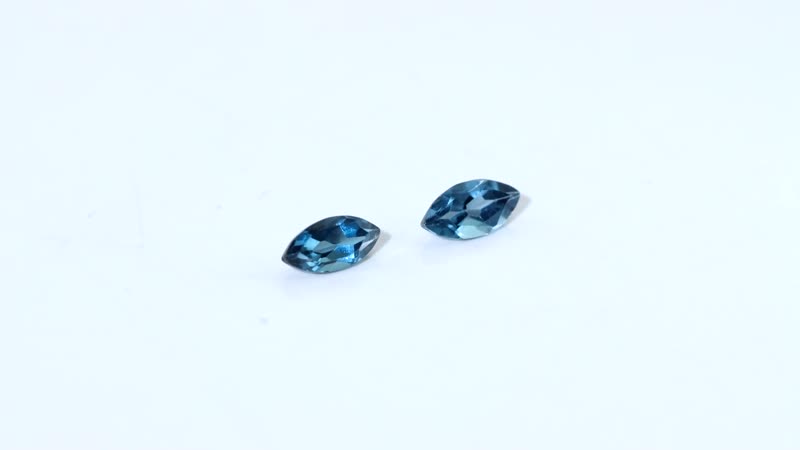 London Blue Topaz Set of 2 (Mrq 6x3 mm) 0.55 ctw