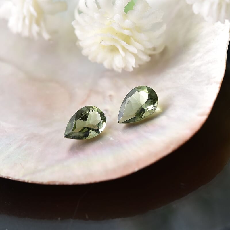 Bohemian Moldavite Set of 2 (Pear 6x4 mm) 0.58 ctw