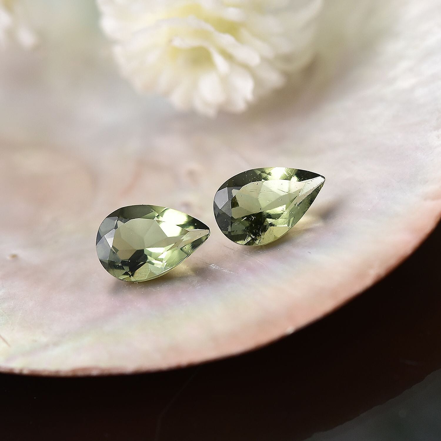 AA Bohemian Moldavite Set of 2 (Pear 6x4 mm) 0.63 ctw