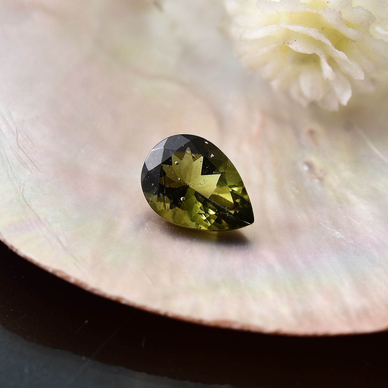 AA Bohemian Moldavite (Pear 7x5 mm) 0.55 ctw