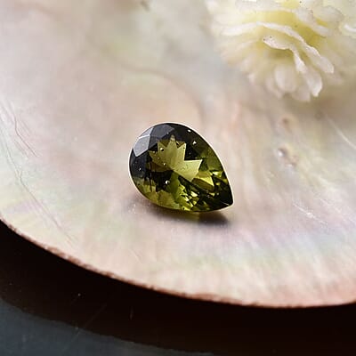 AA Bohemian Moldavite (Pear 7x5 mm) 0.55 ctw