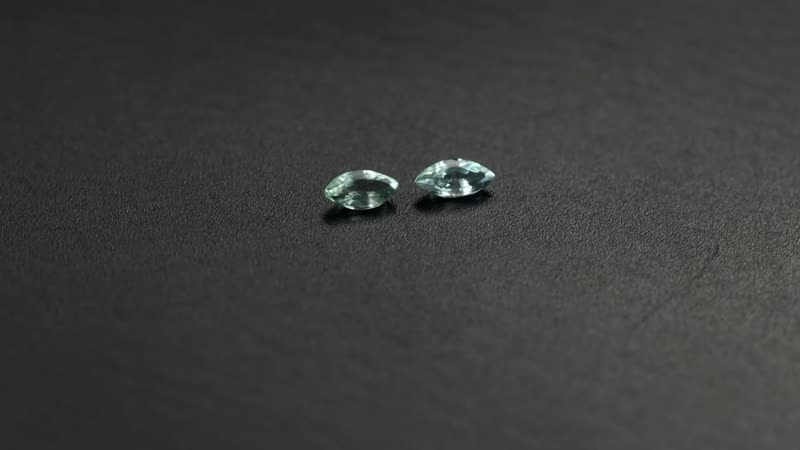 Green Sapphire Set of 2 (Mrq 5x2.5 mm) 0.27 ctw