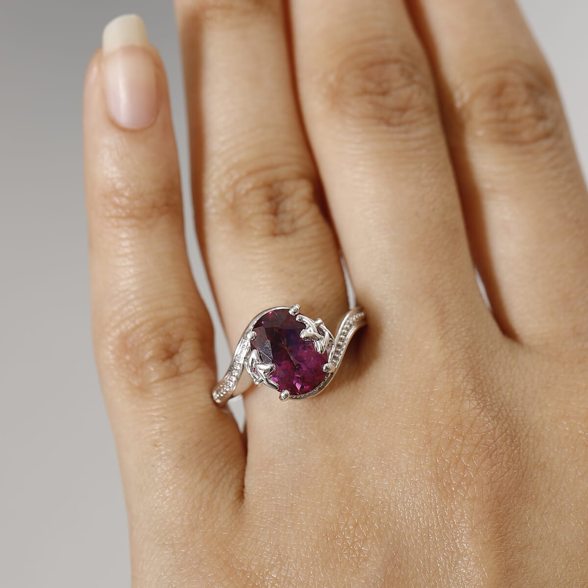 D'Joy Crimson Mystic Topaz 4.20 ctw Celestial Allure Ring in Rhodium Over Sterling Silver (Size 7.0) image number 2