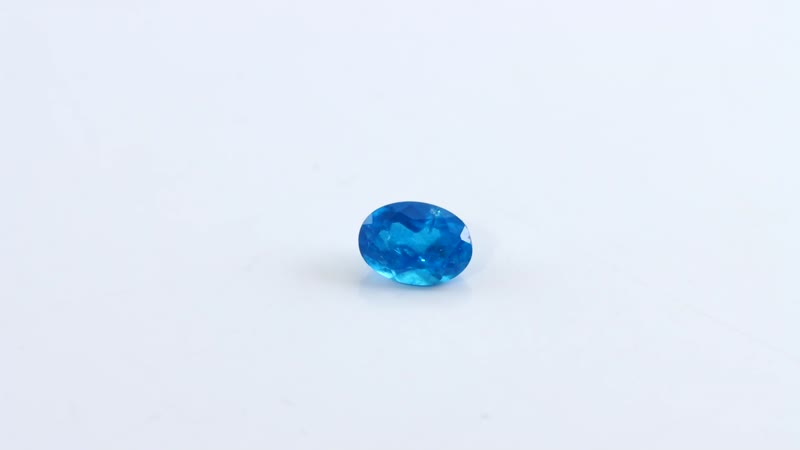 AA Malgache Neon Apatite (Ovl 7x5 mm) 0.75 ctw