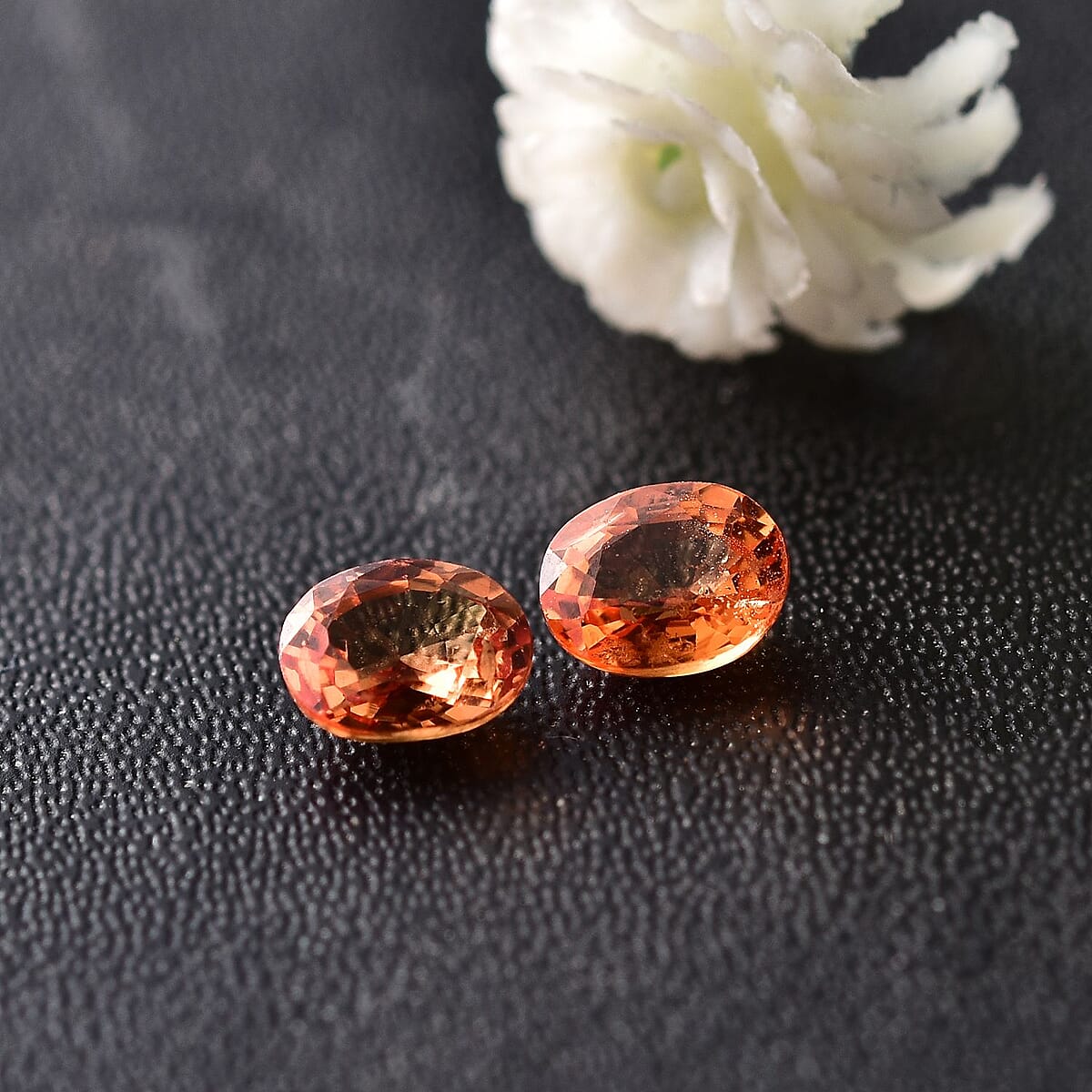 Orange Sapphire Set of 2 (Ovl 5x4 mm) 0.80 ctw image number 1