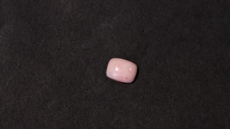 Peach Opal (Cush 8x6 mm) 0.83 ctw