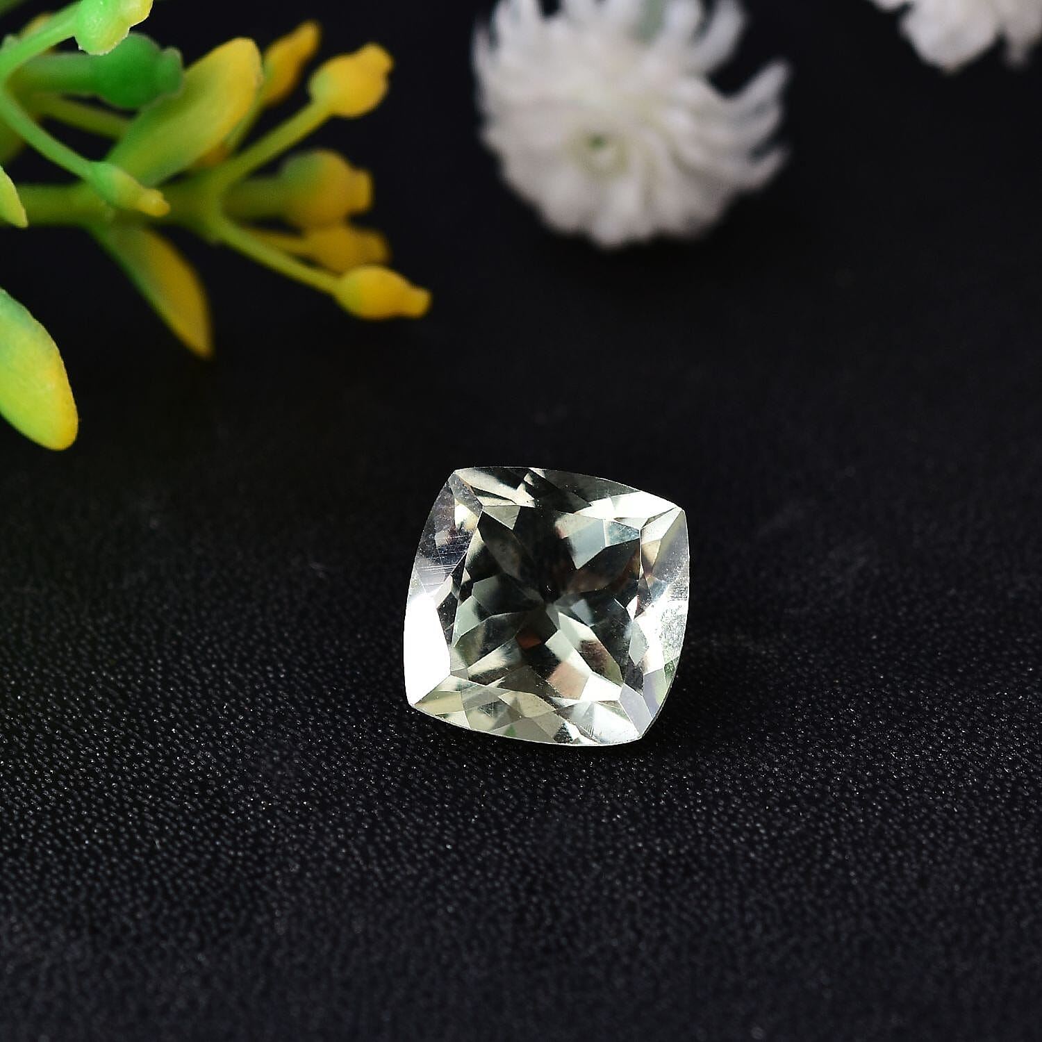 Montezuma Prasiolite (Cush 10x10 mm) 3.86 ctw