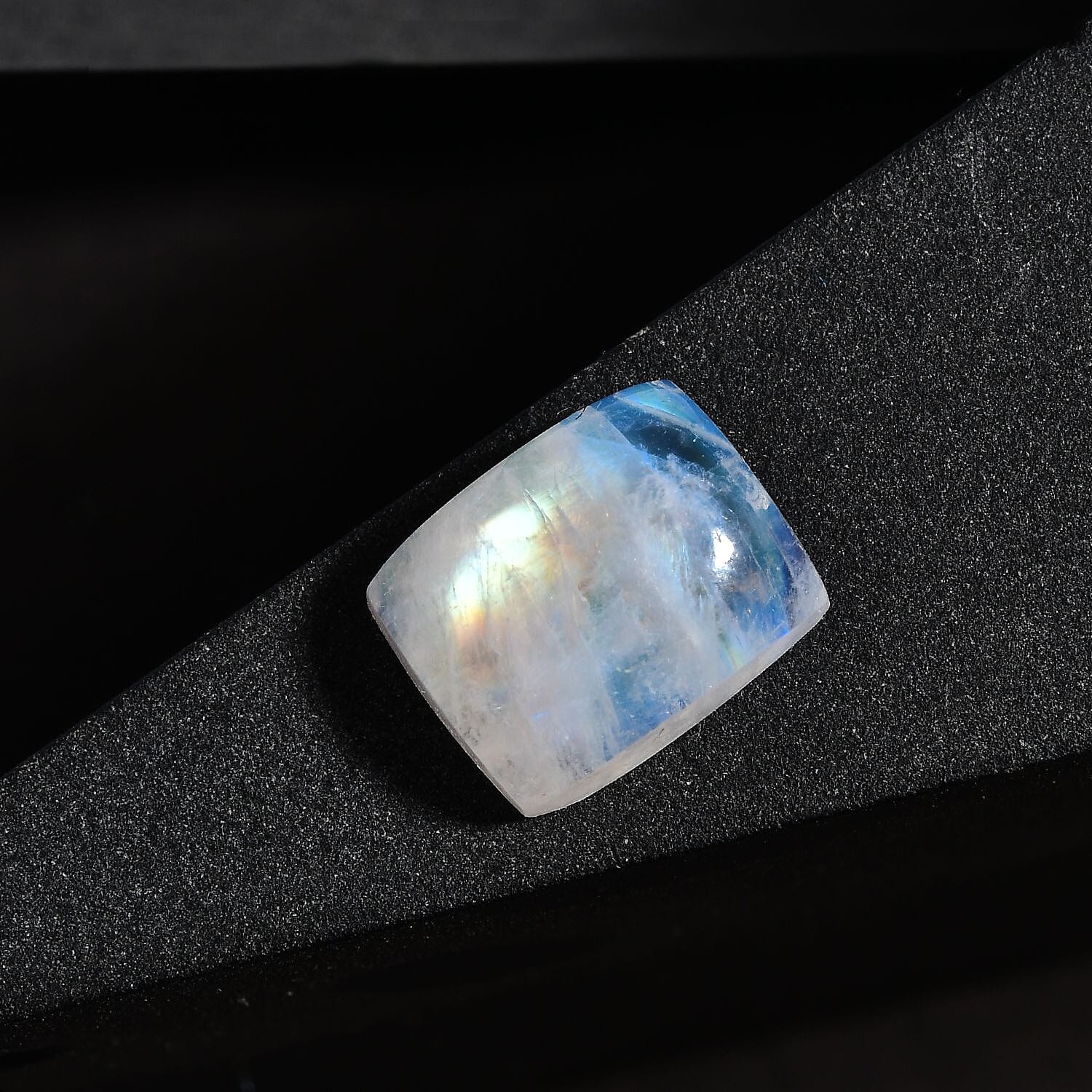 AA Rainbow Moonstone (Cush 10x8 mm) 3.30 ctw