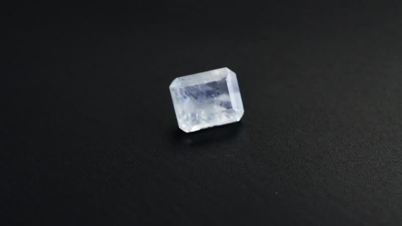 AAA Rainbow Moonstone (Oct 10x8 mm) 2.50 ctw