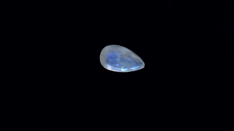 AA Rainbow Moonstone (Pear 14x8 mm) 3.63 ctw