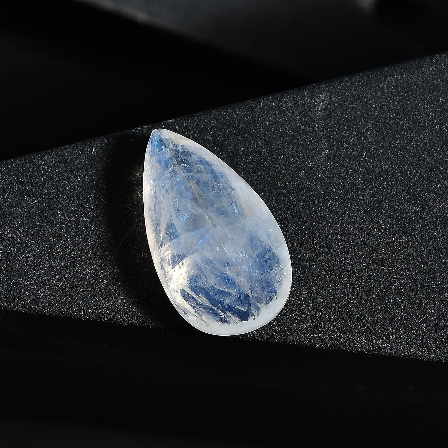 AA Rainbow Moonstone (Pear 14x8 mm) 3.63 ctw