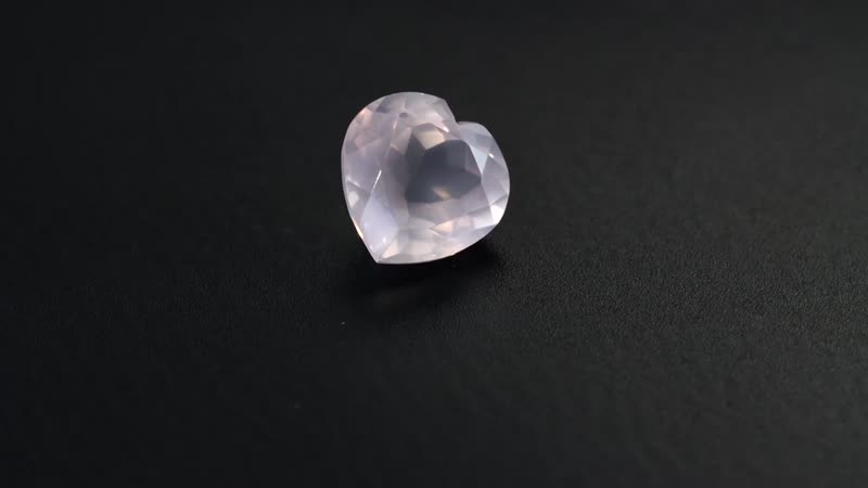 Galilea Rose Quartz (Hrt 12 mm) 4.22 ctw