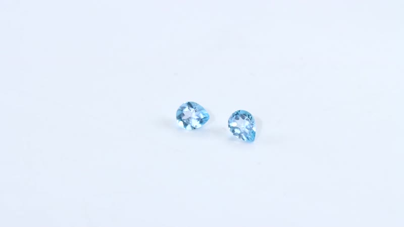 Swiss Blue Topaz Set of 2 (Pear 5x4 mm) 0.70 ctw