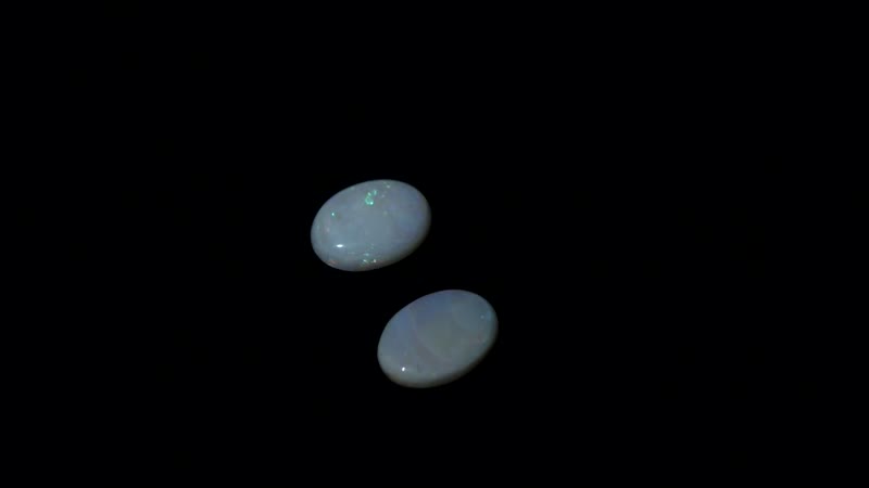 White Opal Set of 2 (Ovl 7x5 mm) 0.68 ctw