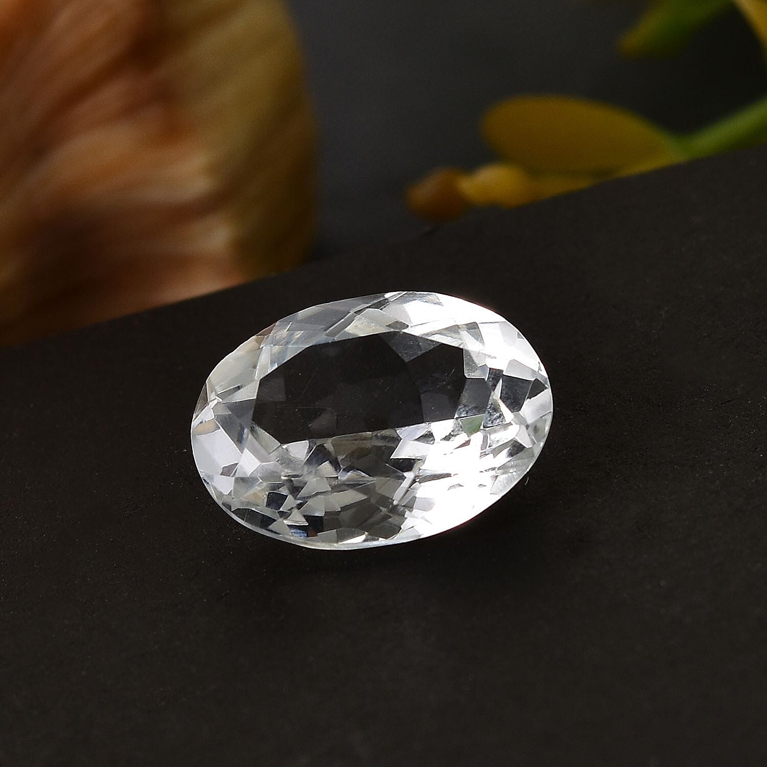 White Topaz (Ovl 14x10 mm) 6.71 ctw
