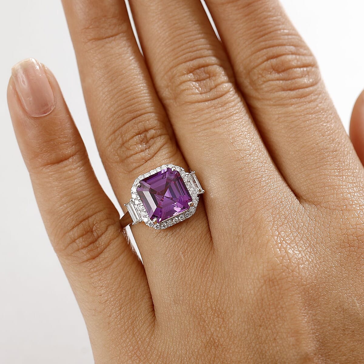 Certified & Appraised Luxuriant AAA Lab Grown Purple Sapphire and E-F VS Lab Grown Diamond 7.16 ctw Ring in 10K White Gold (Size 7.0) image number 2