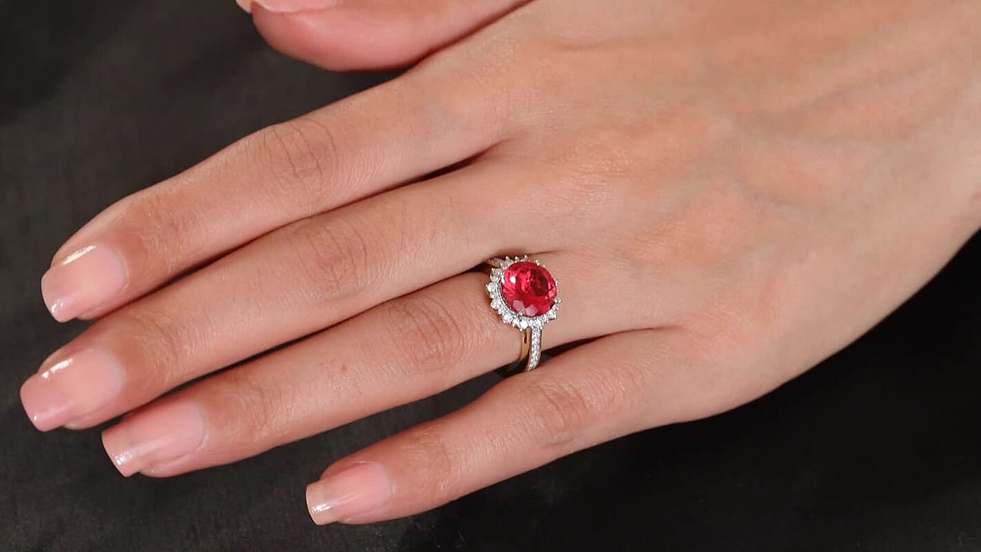 Certified & Appraised Luxuriant AAA Lab Grown Padparadscha Sapphire and E-F VS Lab Grown Diamond 5.50 ctw Ring in 10K Yellow Gold