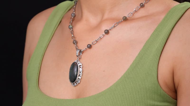 Karis Malagasy Labradorite Pendant com Necklace (18 Inches) in Platinum Bond 35.00 ctw