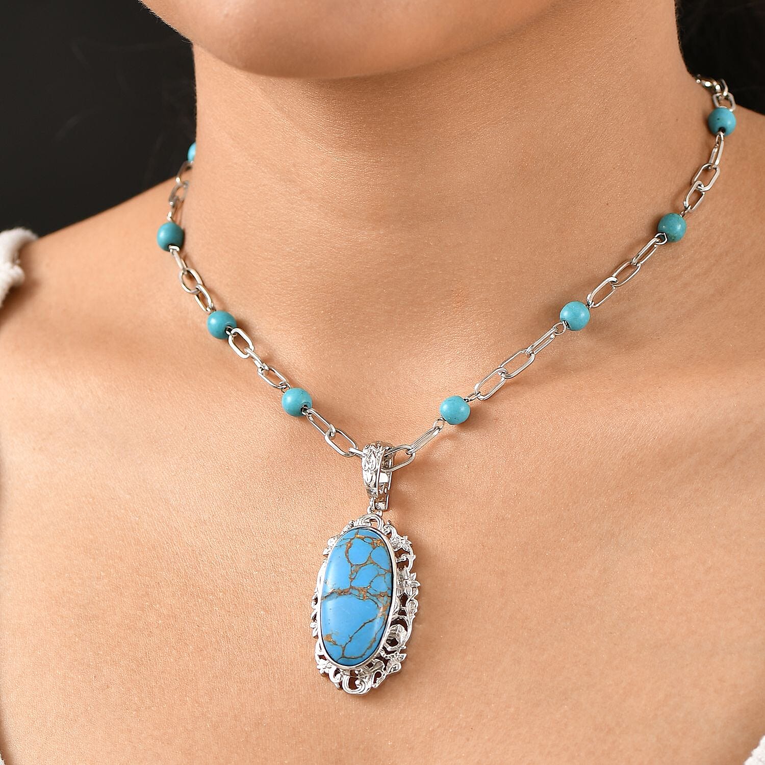 Karis Mojave Blue Turquoise Pendant com Necklace (18 Inches) in Platinum Bond 32.90 ctw