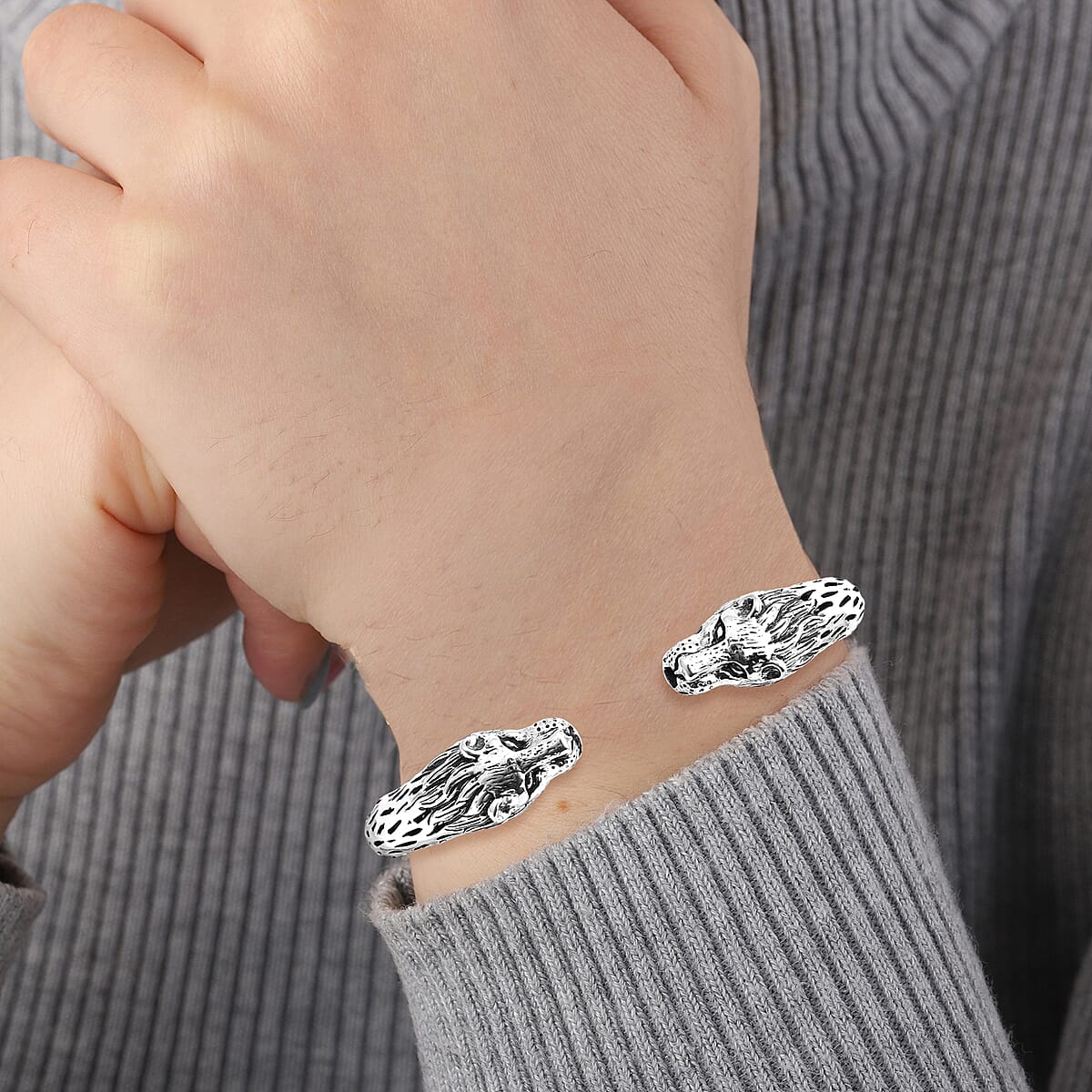 Bali Legacy Sterling Silver Lion Cuff Bracelet (7.25 In) 29.79 Grams image number 2