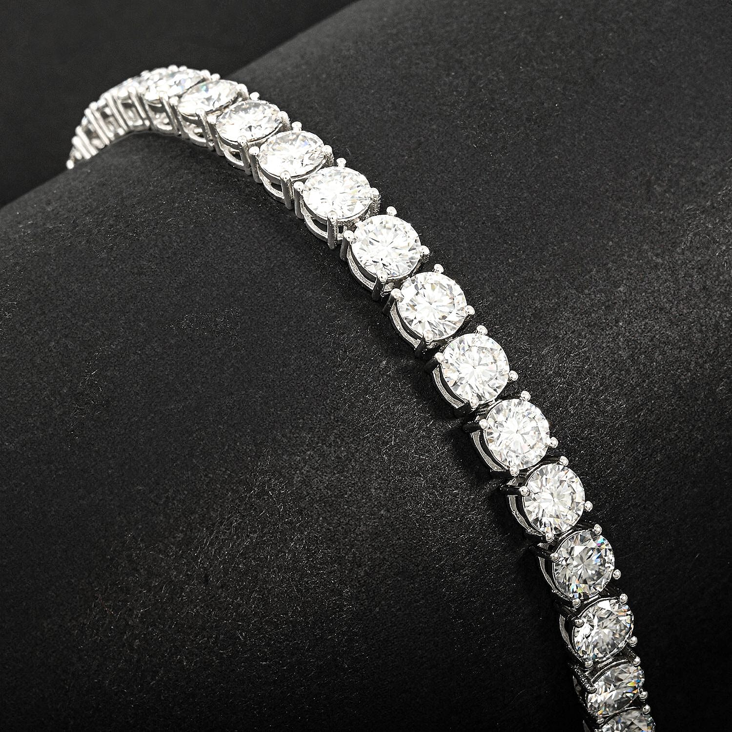 Moissanite 15.10 ctw Tennis Bracelet in Platinum Over Sterling Silver (6.50 In)