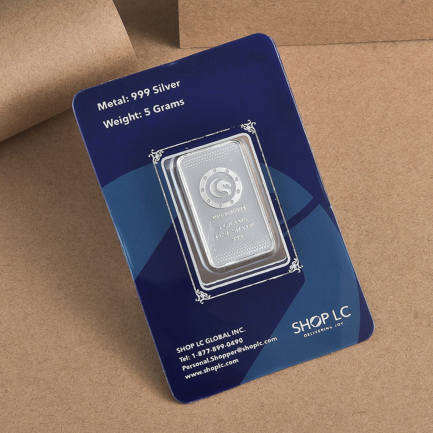 Leaf In Hand - Product card gallery slide 3 (10177916207417)