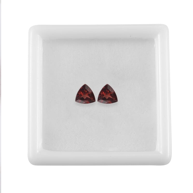 Mozambique Garnet Set of 2 (Trl 6 mm) 1.69 ctw Loose Gemstone
