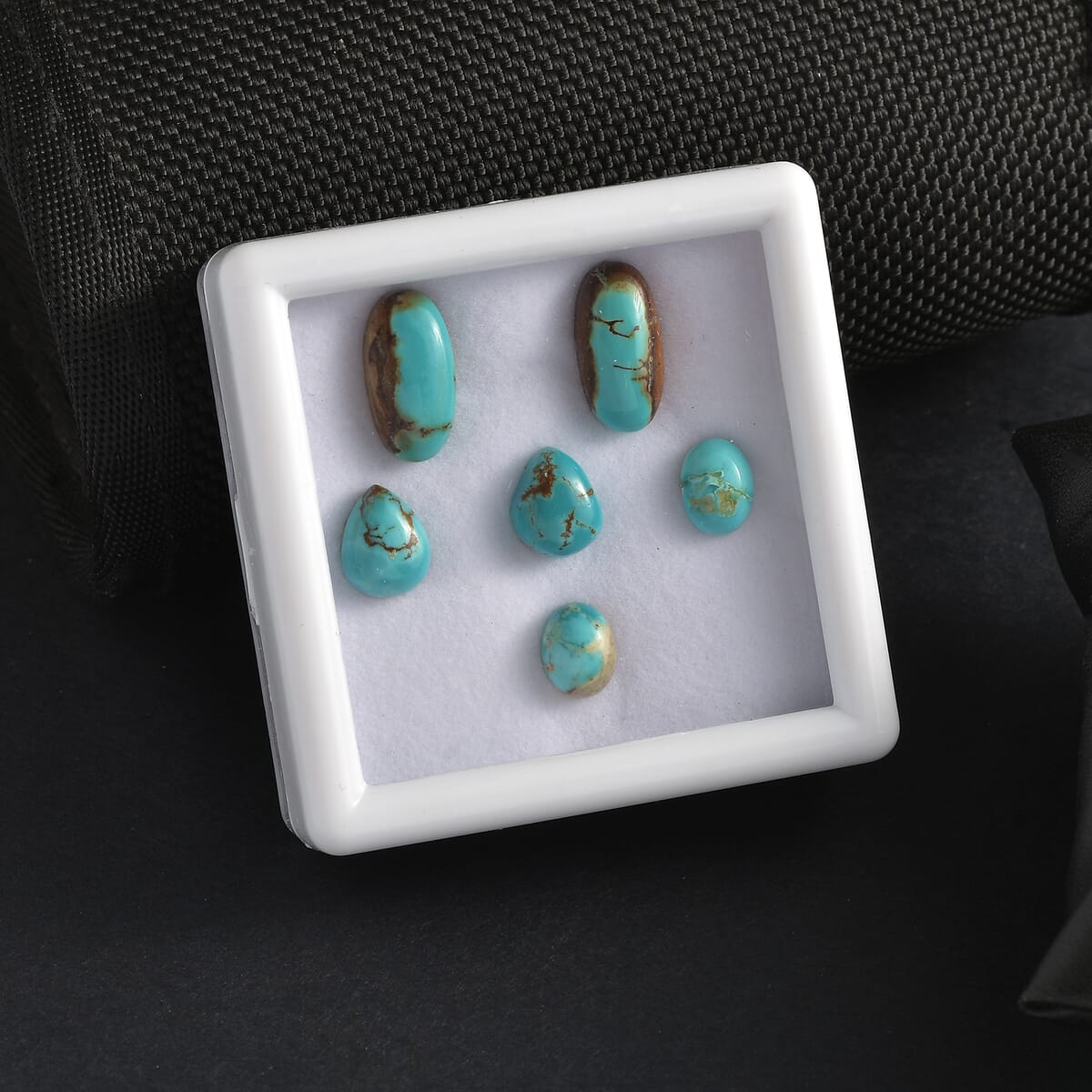Blue Moon Turquoise Assorted Box (Mix Size) 15.00 ctw Loose Gemstone image number 1