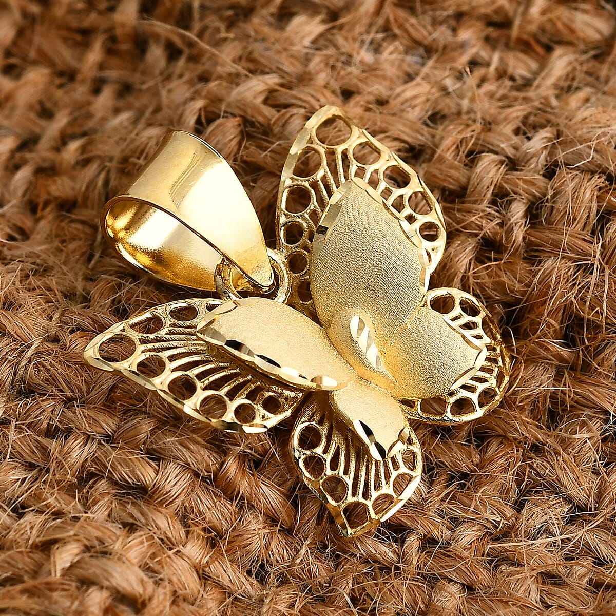 10K Yellow Gold Butterfly Pendant without Chain 0.95 Grams image number 1
