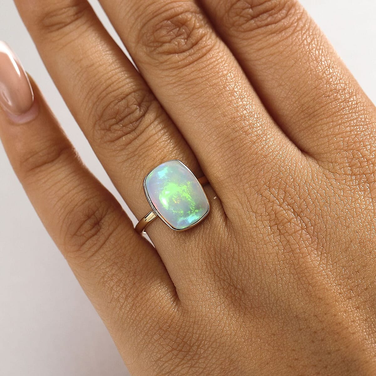 AAA Ethiopian Welo Opal 4.70 ctw Solitaire Ring in 10K Yellow Gold (Size 11.5) image number 2