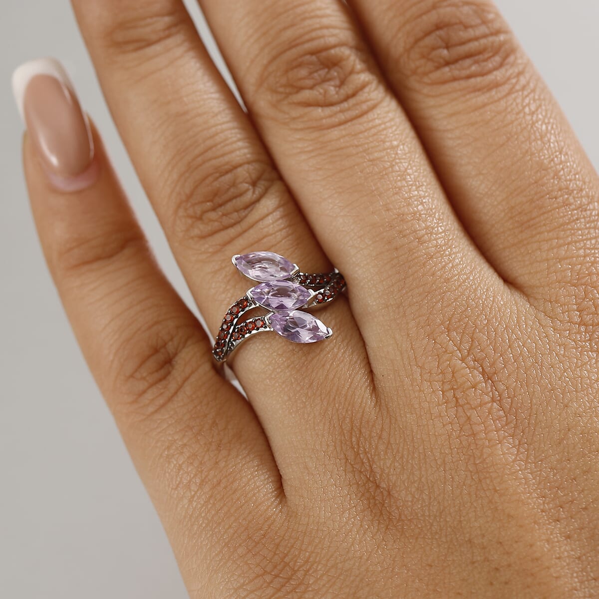 D'Joy Moroccan Rose and Mozambique Garnet 1.70 ctw Trinity Twilight Ring in Platinum Over Sterling Silver (Size 10.0) image number 2