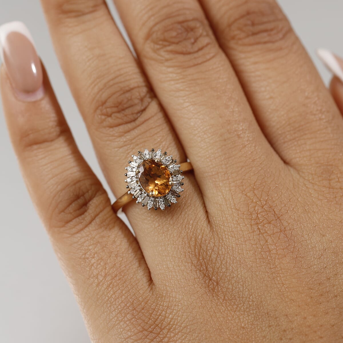 Luxoro Premium Calabar Imperial Tourmaline, Natural Champagne and White Diamond I2 2.10 ctw Sunburst Ring in 14K Yellow Gold (Size 9.0) image number 2