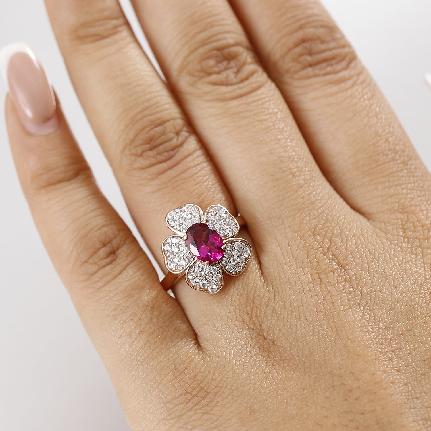 Buy Luxuriant Premium Bixbite (LG) and White Zircon 2.10 ctw Buy Luxuriant Premium Bixbite (LG) and White Zircon 2.10 ctw