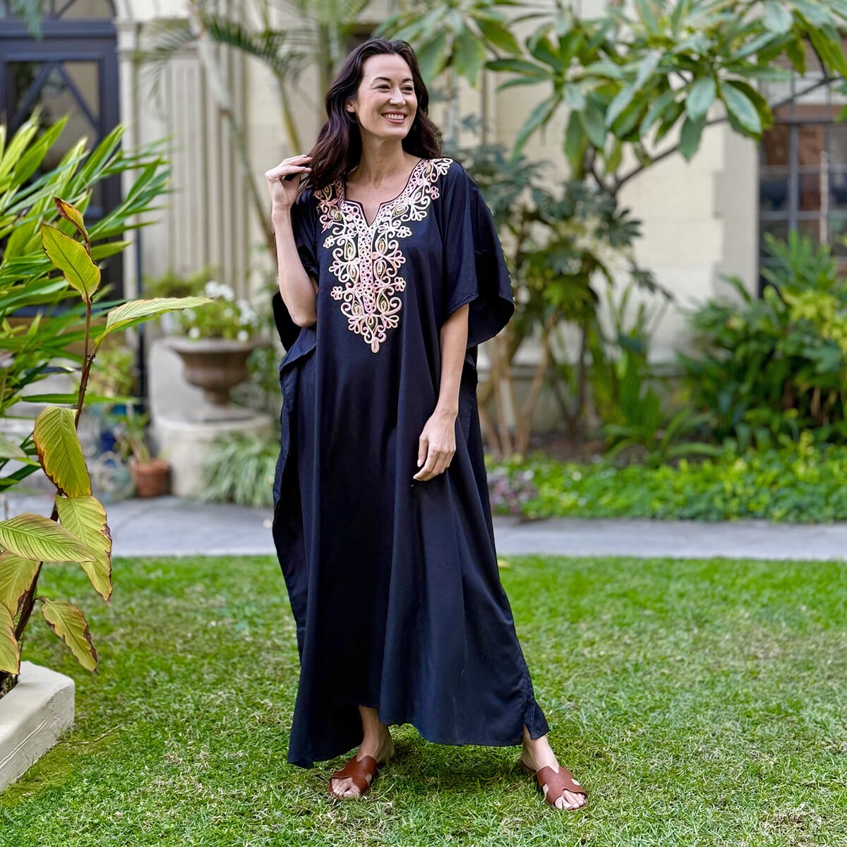 Winlar Black Micro Plisse Long Kaftan - One Size Fits Most image number 0