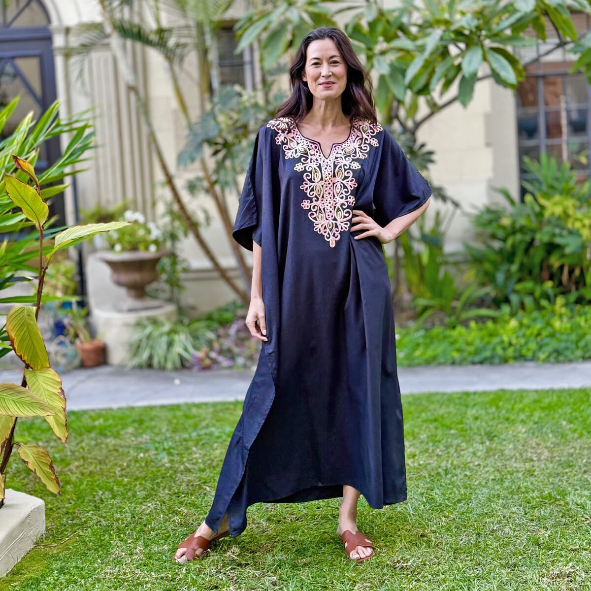 Winlar Black Micro Plisse Long Kaftan - One Size Fits Most image number 1