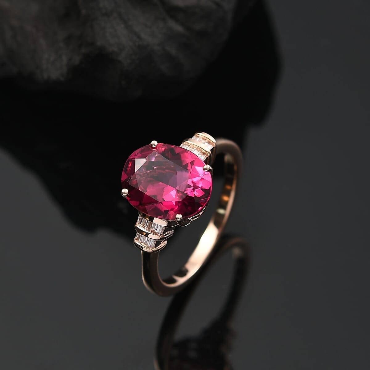 Luxuriant Premium Bixbite (LG) and Diamond I2 3.50 ctw Ring in 10K Rose Gold (Size 9.0) image number 1