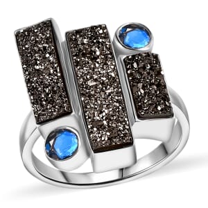 Sajen Silver Black Diamond Flat Drusy Quartz and Rainbow Iriss Doublet Quartz 6.15 ctw Ring in Rhodium Over Sterling Silver (Size 9.0)