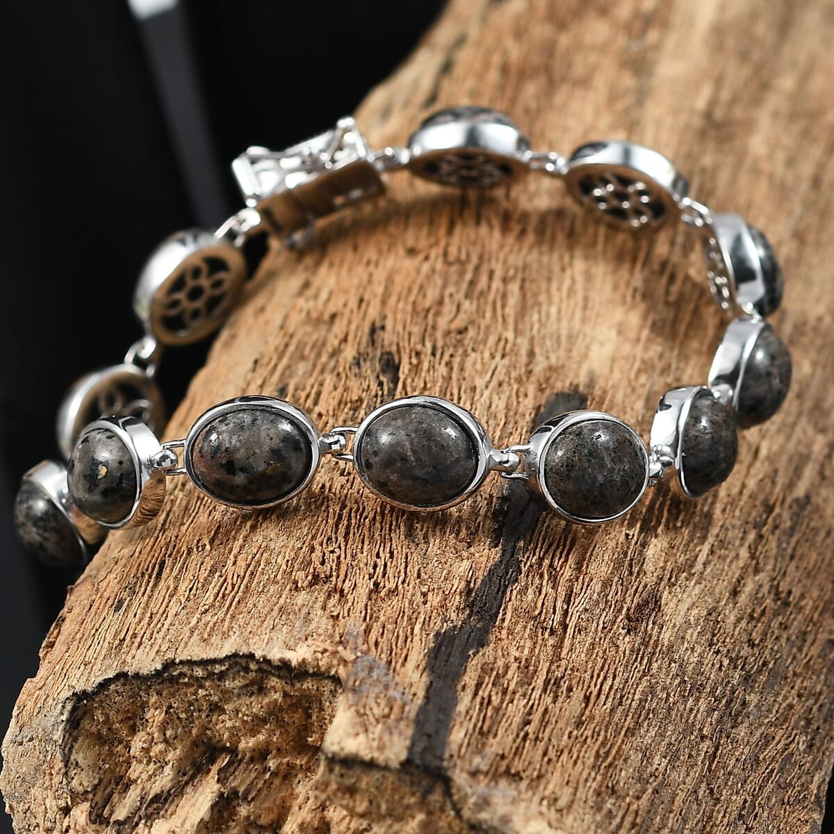 Karis Natural Yooperlite 34.00 ctw Bracelet in Platinum Bond (8.00 In) with Free UV Flash Light image number 1