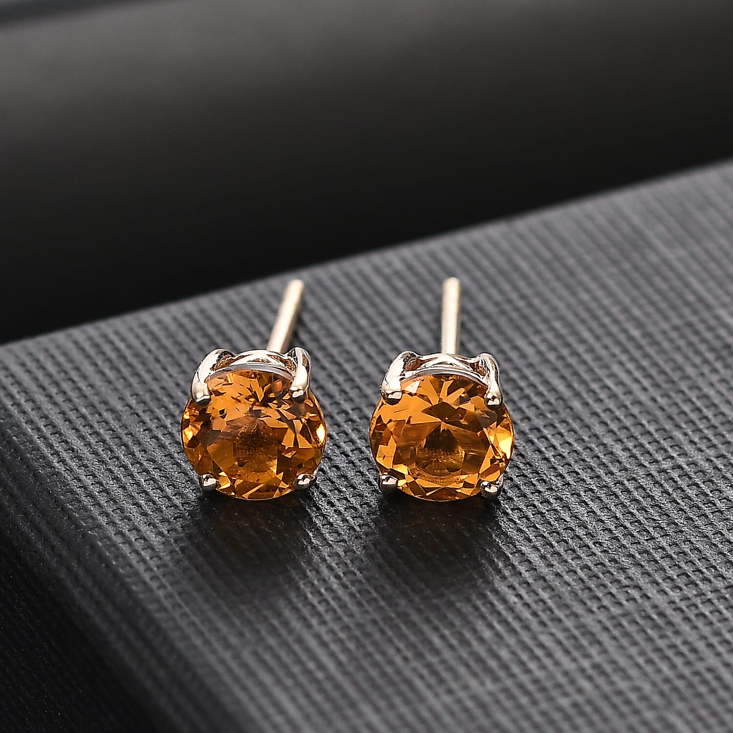 Default Title - Product card gallery slide 2 (10145992671515)